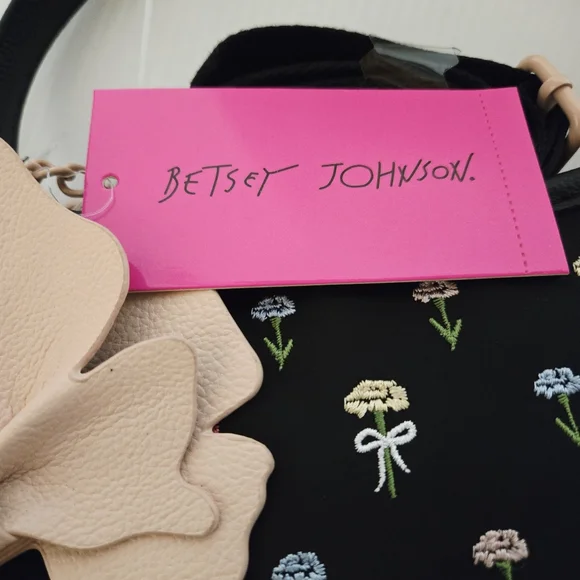 Betsey Johnson Black Floral Crossbody Bag With Butterfly Bag Tag Removable Strap - Picture 7 of 10